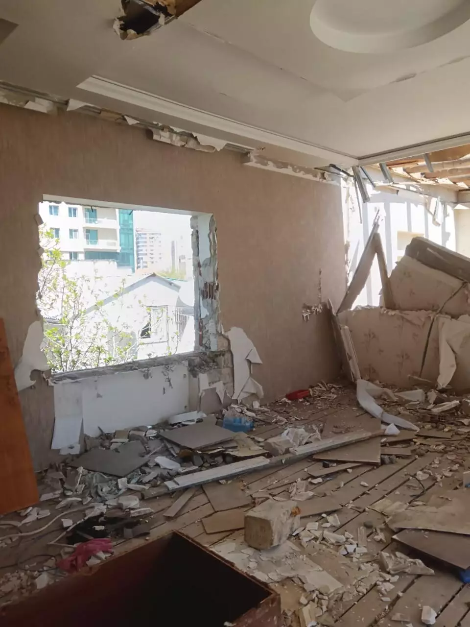 Daha bir MTK yaşayış ola-ola söküntü aparır - "Evimi başıma uçurdurlar, kömək edin" - FOTO - VİDEO - Foto 3