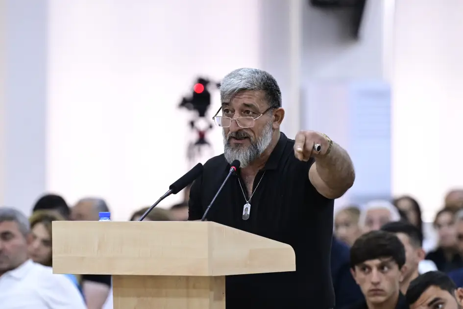 Ruben Vardanyanın məhkəməsində zərərçəkmişlər və zərərçəkmişlərin hüquqi varisləri ifadə veriblər - FOTO - Foto 8