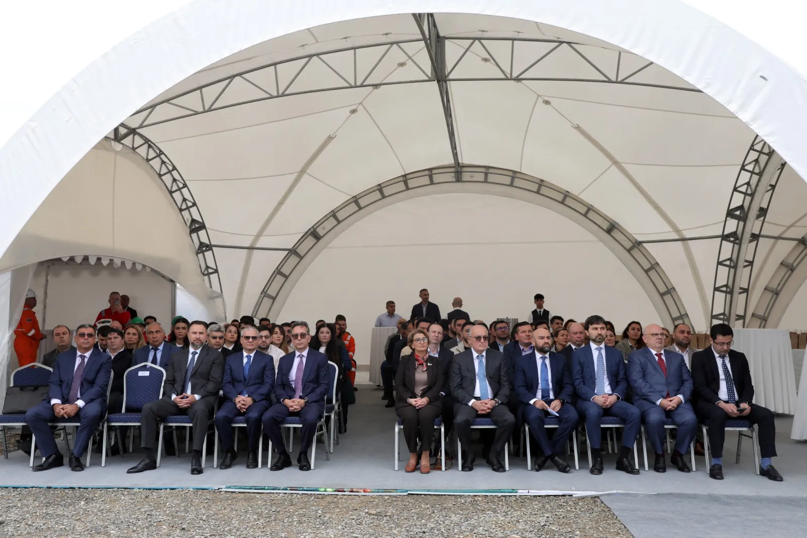 “Neptun” özüqalxan qazma qurğusunun dənizə yola salınması münasibətilə mərasim keçirilib - FOTO - Foto 3