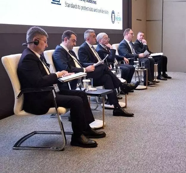 Vəkillər Kollegiyasının rəhbərliyi Özbəkistanda Beynəlxalq Hüquq Forumunda iştirak edib - FOTO - Foto 4