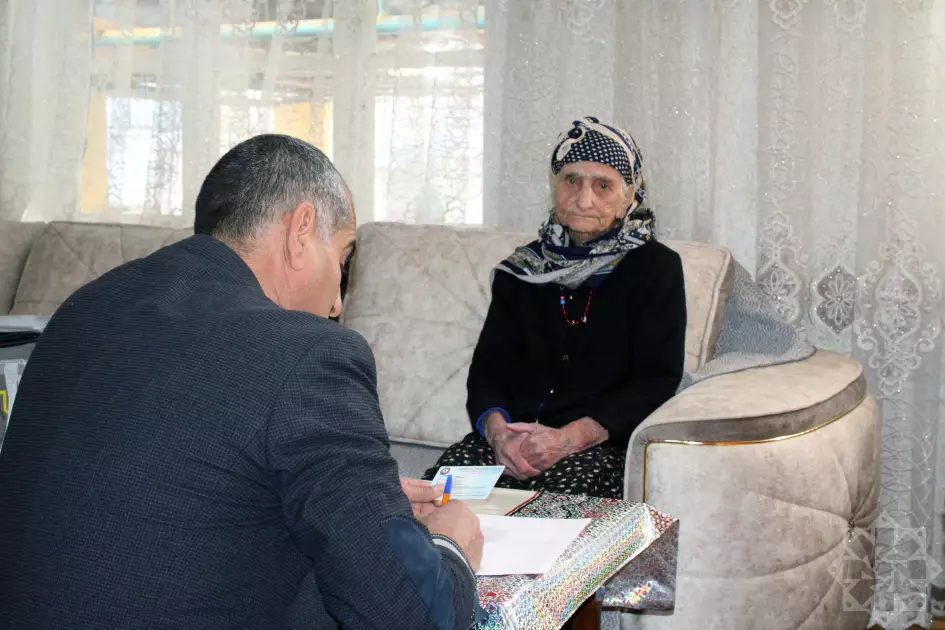 Astarada 101 yaşlı Məryəm nənə evində səs verib - FOTO - Foto 3