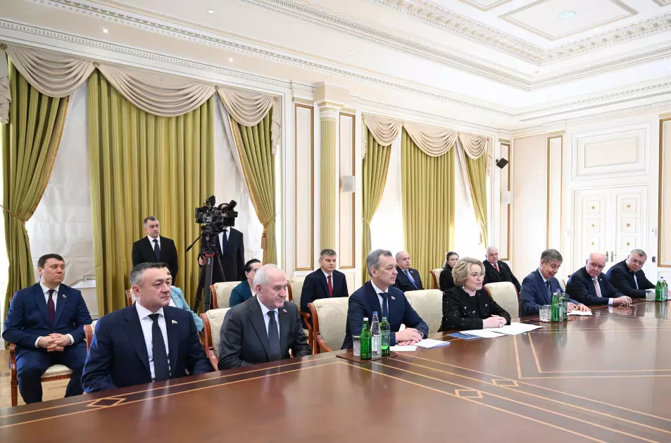 Prezident İlham Əliyev Matviyenkonun rəhbərlik etdiyi nümayəndə heyətini qəbul edib - YENİLƏNİB - Foto 2