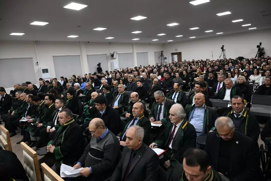 Müharibə və digər ağır cinayətlərdə təqsirləndirilən erməniəsilli şəxslərin məhkəməsi davam etdirilib - FOTO - Foto 12