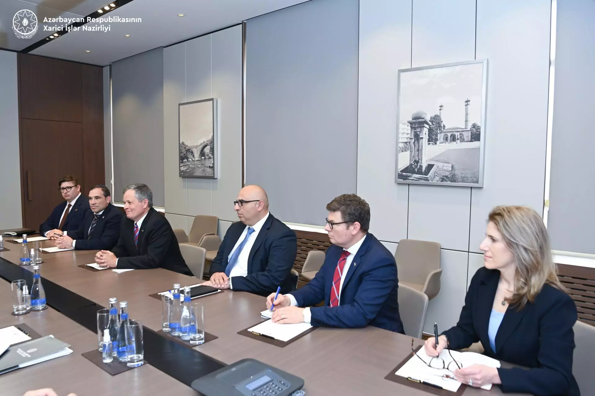 Ceyhun Bayramov ABŞ Senatının Xarici Əlaqələr Komitəsinin üzvü ilə görüşüb - FOTO - Foto 2