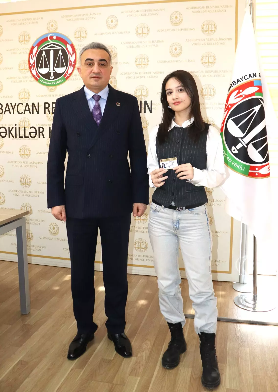 Vəkillər Kollegiyasının rəhbərliyi işə yeni qəbul edilən vəkil köməkçiləri ilə görüşüb - FOTO - Foto 3