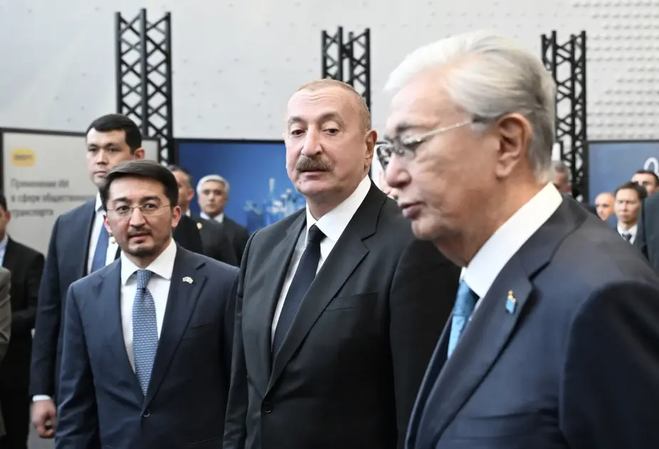Azərbaycan və Qazaxıstan prezidentləri "Alem.ai" Beynəlxalq Süni İntellekt Mərkəzində olublar - Foto 17