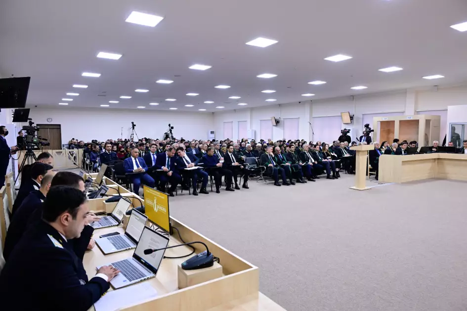 Azərbaycan xalqına qarşı çoxsaylı cinayətlərin törədilməsində təqsirləndirilən şəxslərin məhkəməsi davam etdirilir - FOTO - Foto 2