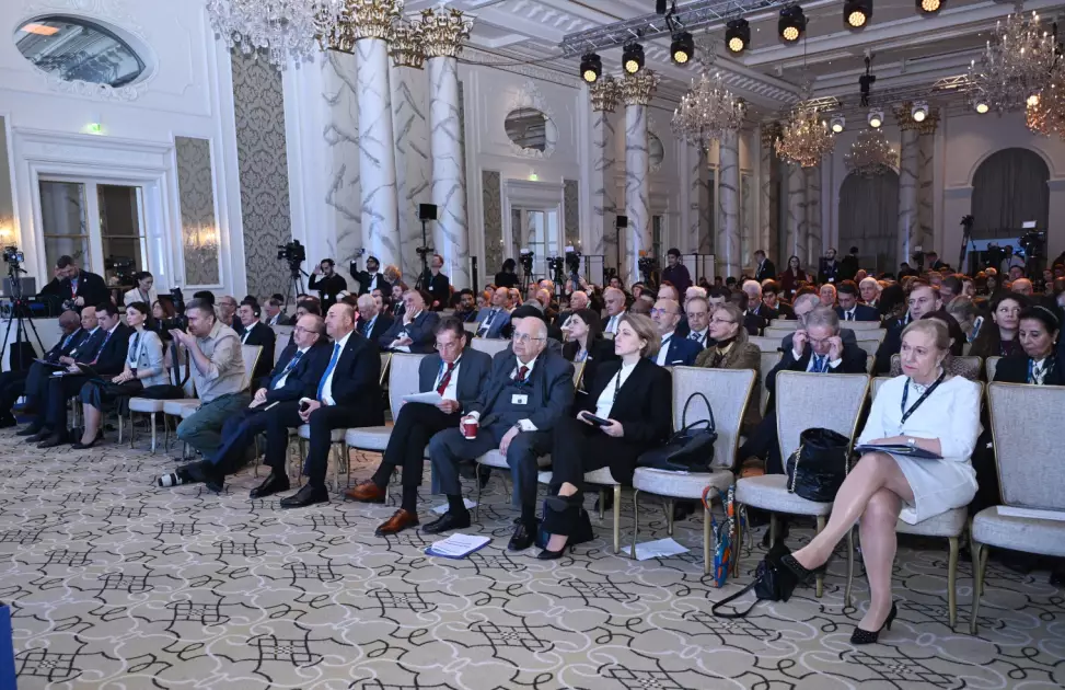 Qlobal Bakı Forumunda çoxqütblü dünya üçün multilateralizmə yenidən baxılması mövzusu müzakirə olunub - FOTO - Foto 2