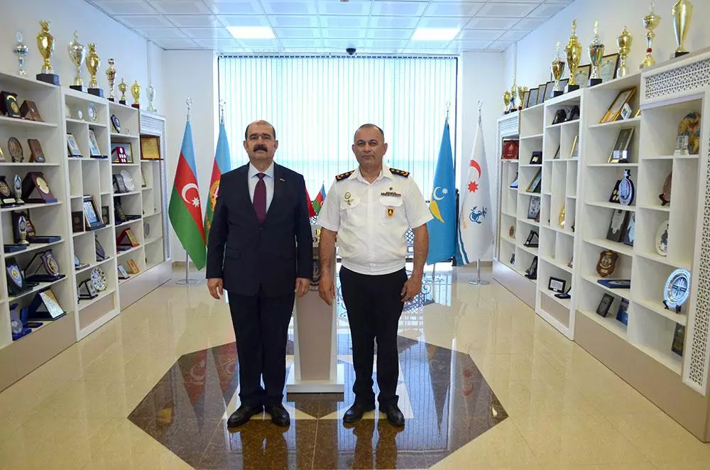 Türkiyəli prorektor Azərbaycanda dəniz əməliyyatları mərkəzinə və döyüş gəmilərinə baş çəkib - FOTO - Foto 4
