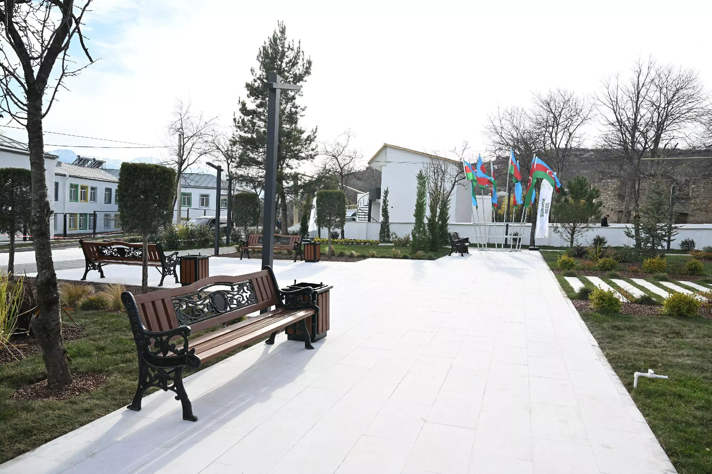 Prezident və xanımı Ağdərənin Həsənriz kəndində Novruz tonqalını alovlandırıblar - YENİLƏNİB+FOTO - Foto 19