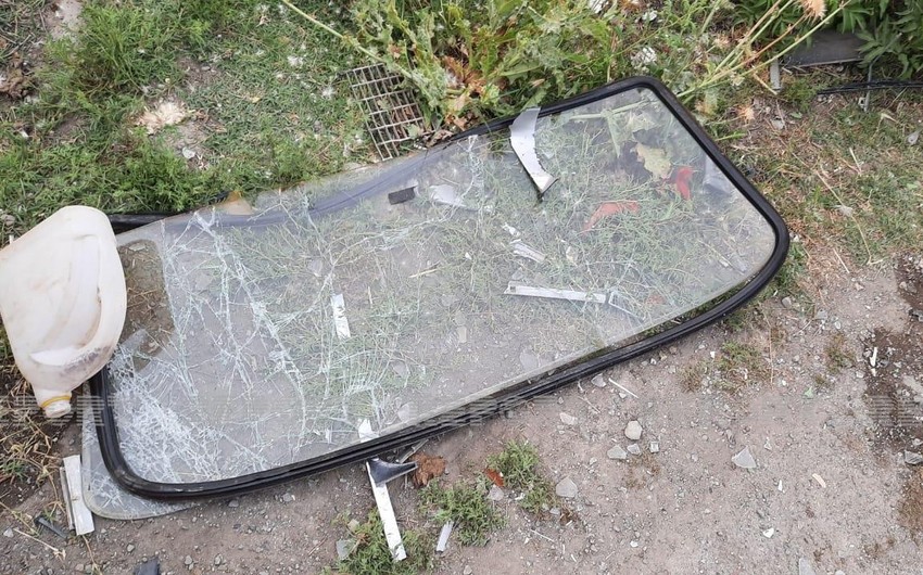 Bakıda yük avtomobili dərəyə yuvarlanıb, ölən var