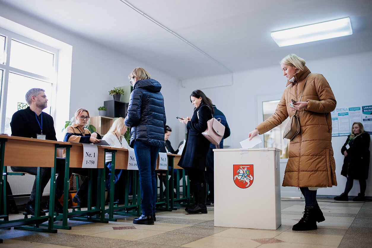 Litvada prezident seçkilərinin birinci turunda qalib müəyyənləşməyib