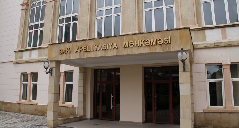 Dövlət qurumu 5 min manatlıq bayraq və gerb alır