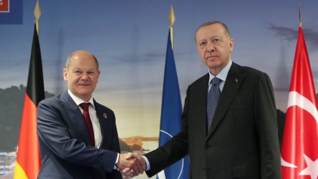 Ərdoğan Şoltsla görüşüb