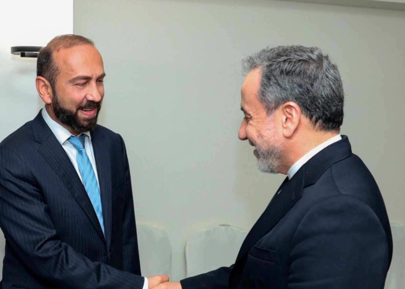 Mirzoyan İstanbulda iranlı həmkarı ilə görüşdü