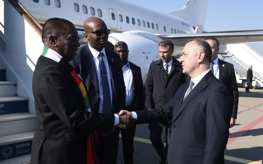 Zimbabve Prezidenti Azərbaycana səfərə gəlib - FOTO