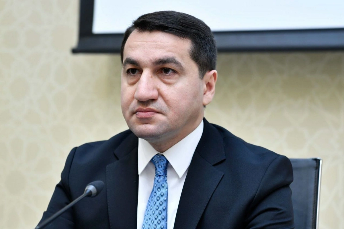 Hikmət Hacıyev Avropa komissarının əsassız ittihamlarına cavab verib