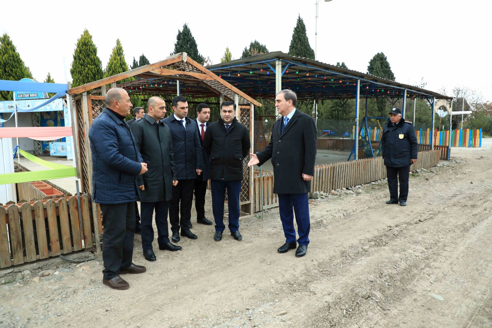 Gəncədə Heydər Əliyev Park-Kompleksindəki süni göl bərpa edilir - FOTO