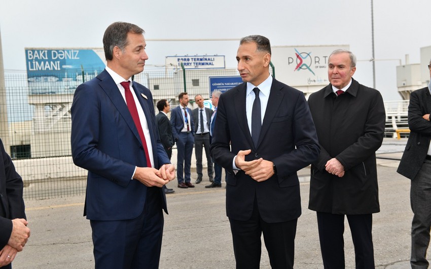 Belçikanın Baş naziri Bakı Limanında olub - FOTO