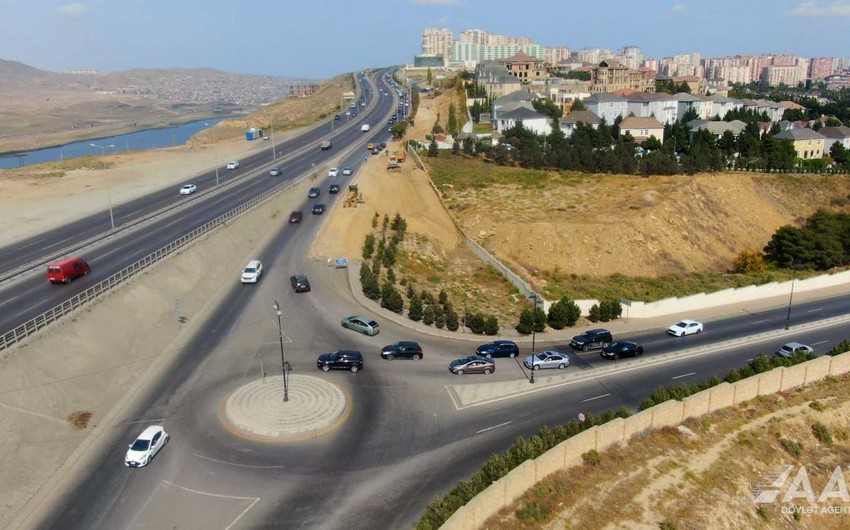 Bakıda Nazim Hikmət küçəsindən dairəvi yola çıxış genişləndirilir