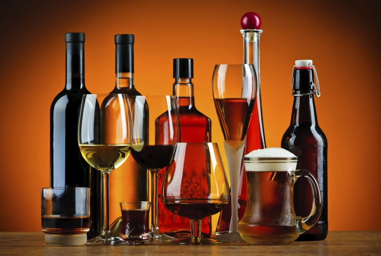 Alkoqollu içkilərin pərakəndə satışının minimum qiyməti müəyyən olunacaq 