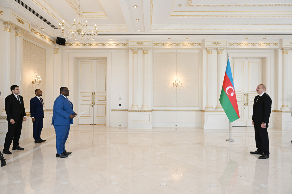 İlham Əliyev Beninin yeni səfirinin etimadnaməsini qəbul edib - YENİLƏNİB