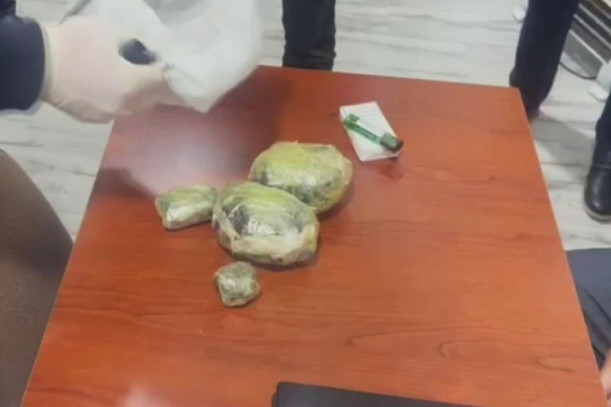Oğuzda saxlanılan şəxsdən 1 kq heroin götürüldü