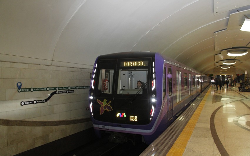 Bakı metrosunda yubanma yaranıb