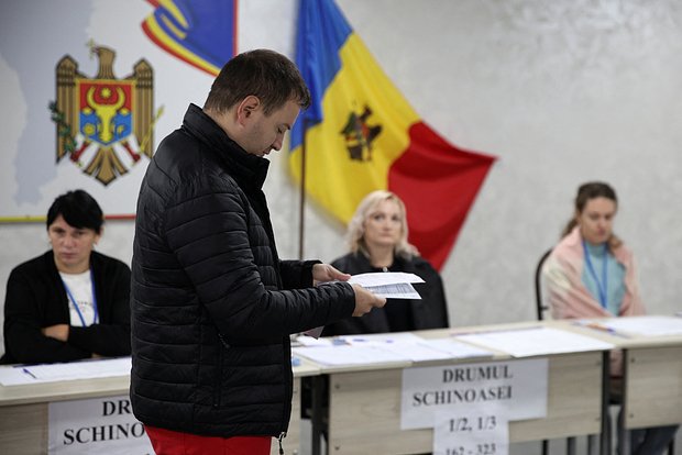 Moldovada prezident seçkiləri və referendum baş tutub - RƏSMİ, YENİLƏNİB