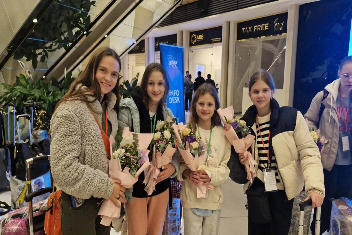 Ukraynadan daha 30 uşaq Azərbaycana gətirildi - FOTO