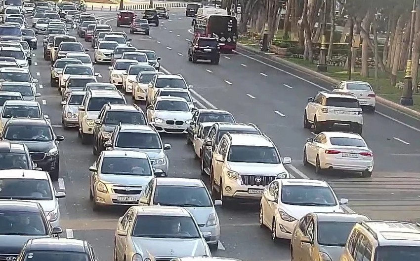 Bakıda hazırda sıxlıq müşahidə olunan yollar açıqlanıb