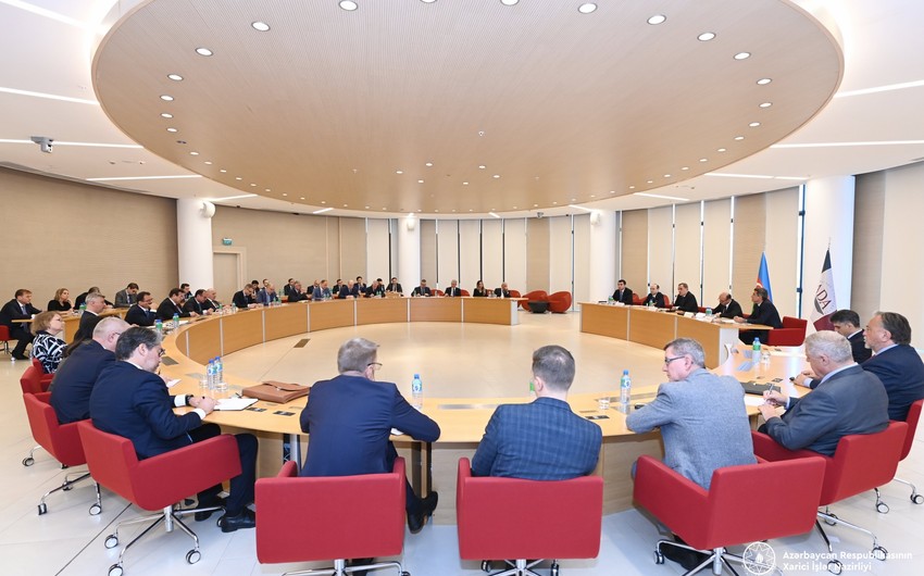 XİN başçısı avropalı səfirlərlə Ermənistanla sülh prosesini müzakirə edib