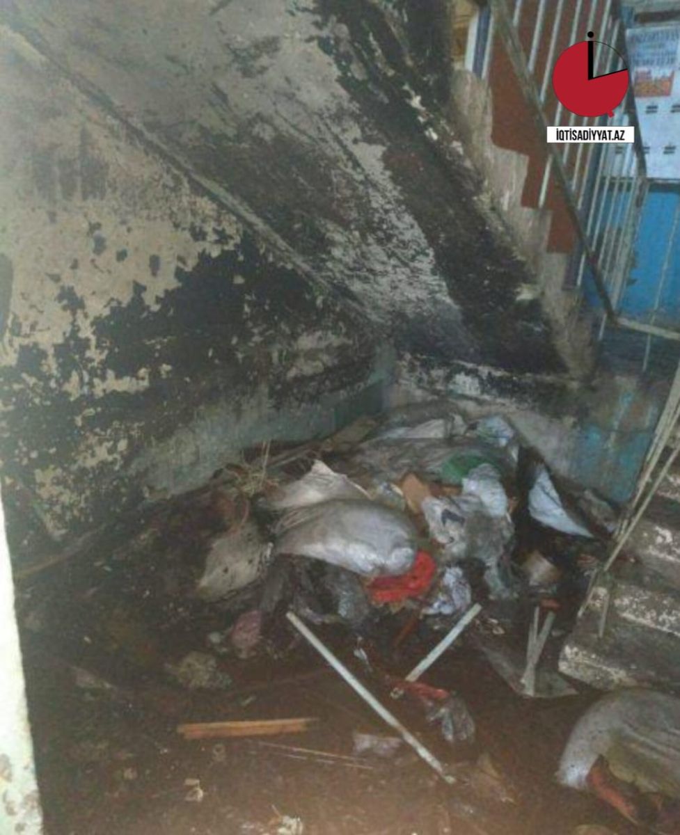 Sumqayıtda yaşayış binasında yanğın olub - FOTO