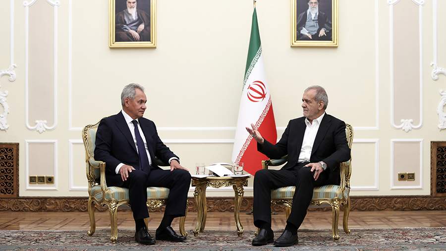 Şoyqu İran prezidenti ilə görüşüb