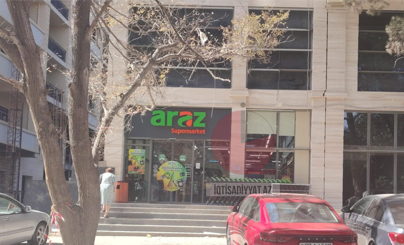 “Araz Supermarket”in bu filialında pos-terminallar işləmədi, nağdsız alış-veriş dayandırıldı - SƏBƏB