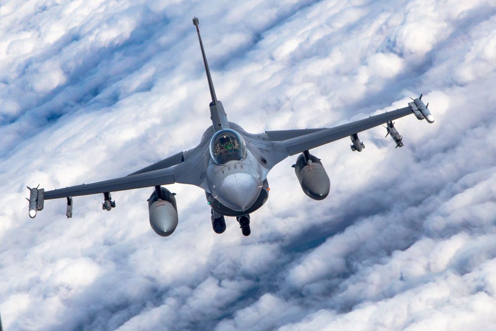 Ukrayna yeni F-16-lar alıb