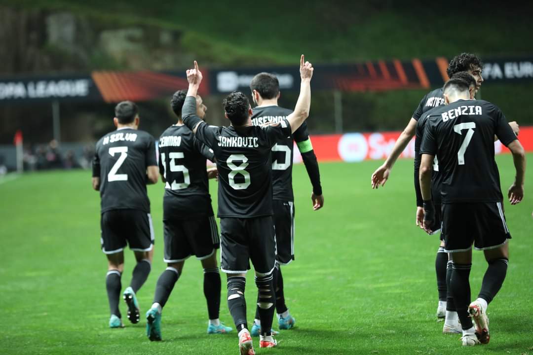 UEFA "Qarabağ"ın futbolçusu və məşqçisinin cəzasını açıqladı