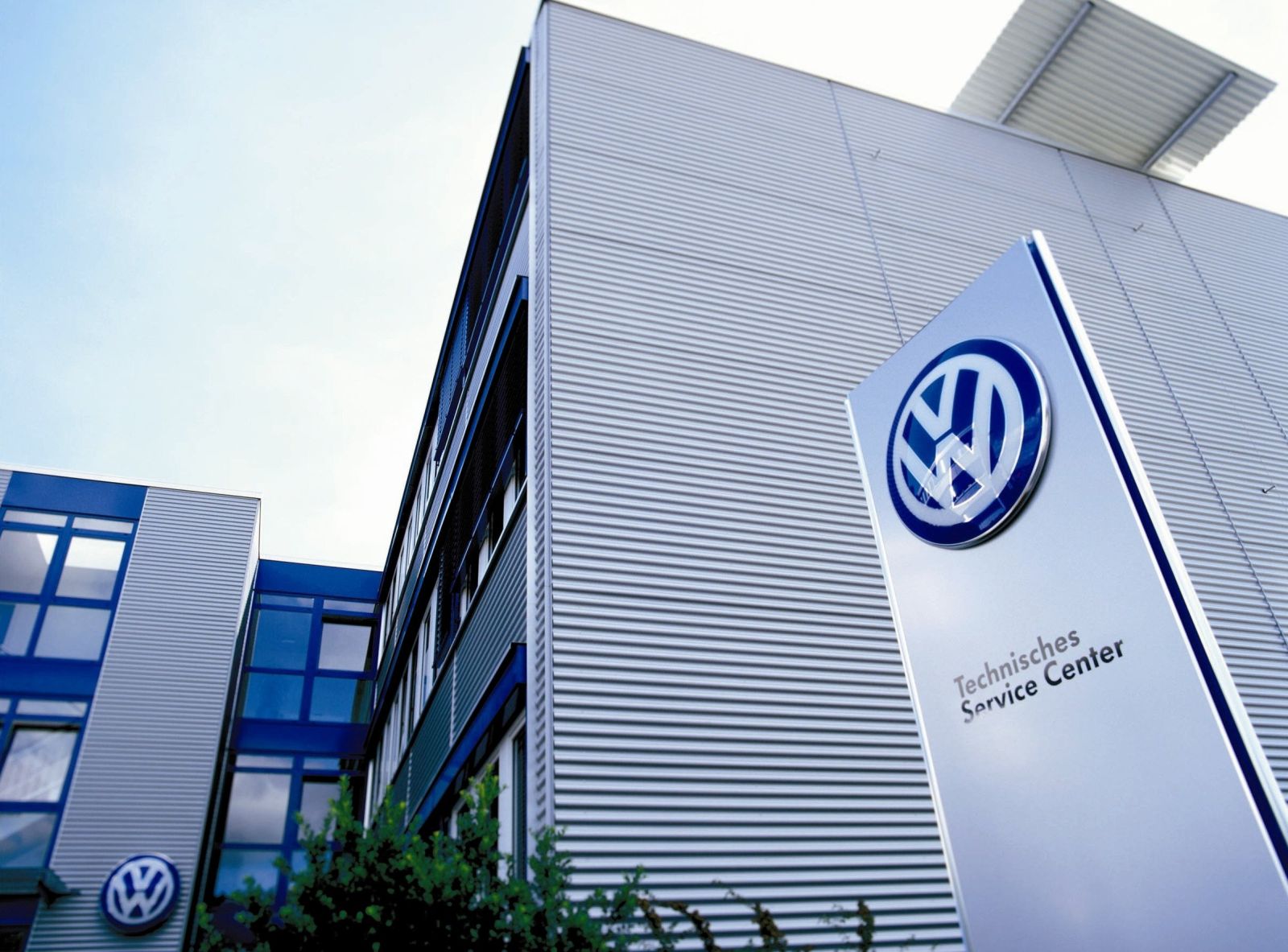 "Volkswagen" elektrikli avtomobil planını ləğv edib