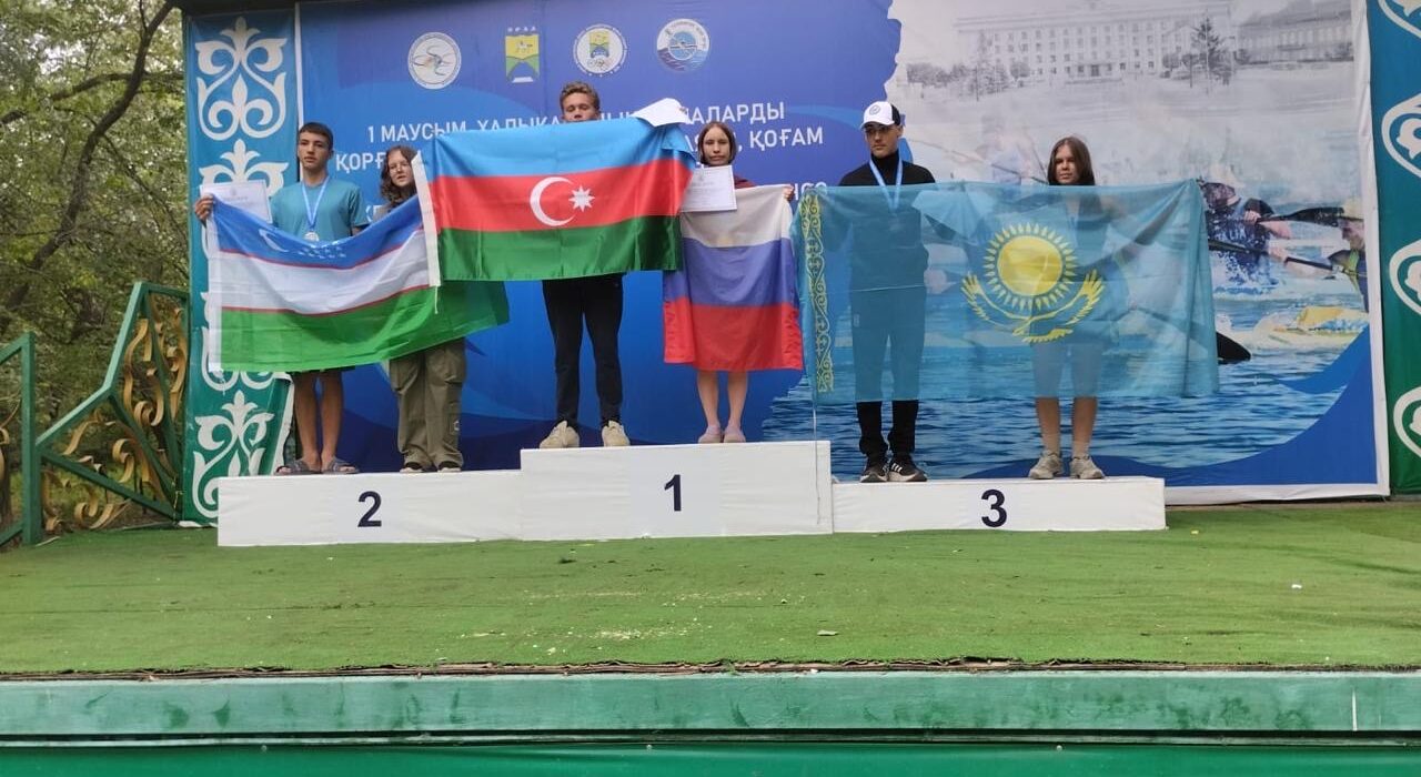 Azərbaycanlı avarçəkənlər Qazaxıstanda 8 medal qazandılar