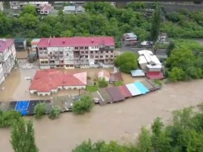 Ermənistanda daşqınlara görə Operativ Qərargah yaradılıb