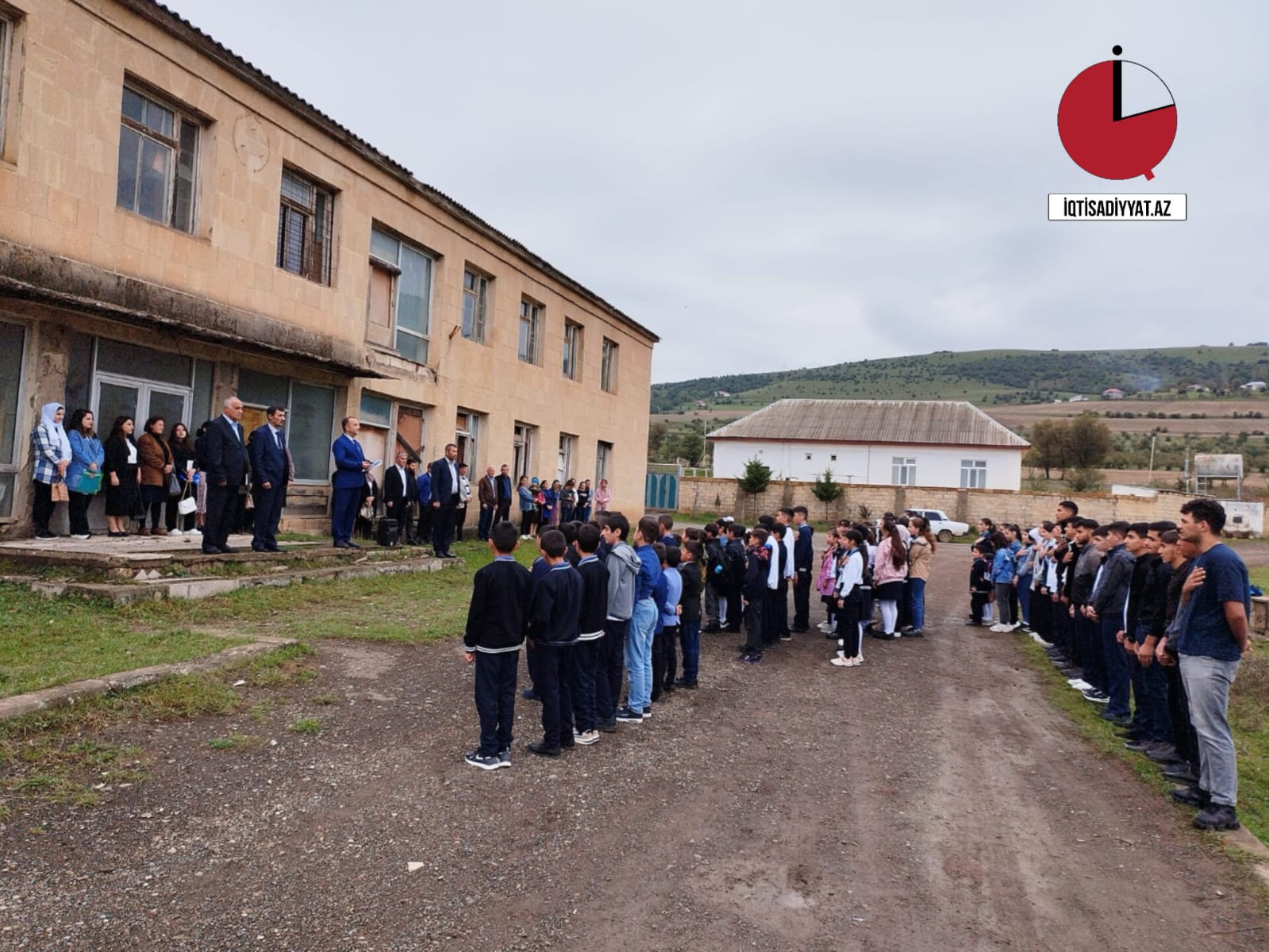 Məktəb qəzalı vəziyyətə düşdü, yenisi 3 milyona başa gələcək - FOTO