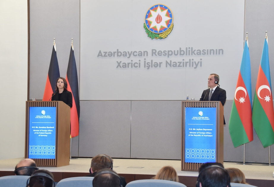 Berbok: Almaniya Azərbaycanla Ermənistan arasında münasibətlərin normallaşdırılması istiqamətində vasitəçi olmağa hazırdır