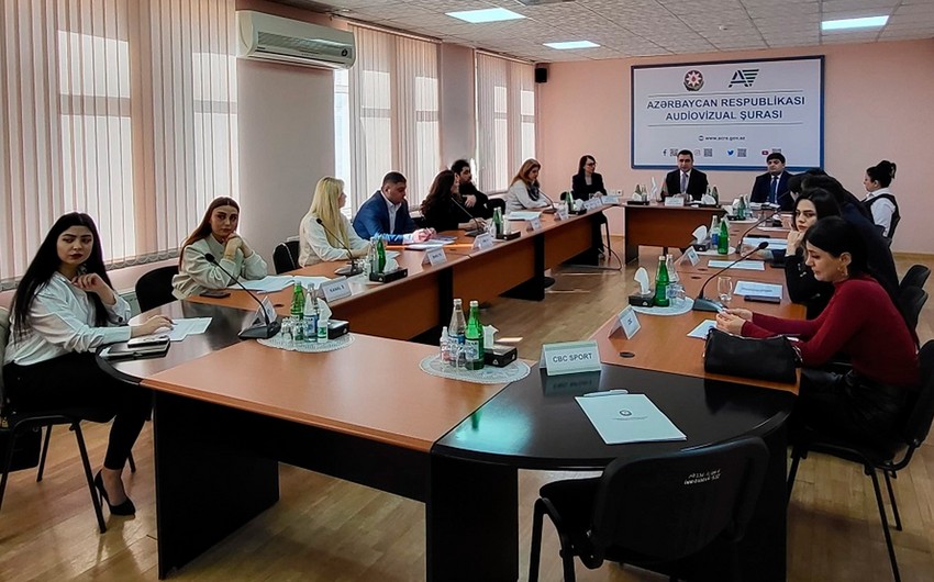 Audiovizual Şurada televiziya yayımçılarının məsul şəxsləri ilə görüş keçirilib - FOTO