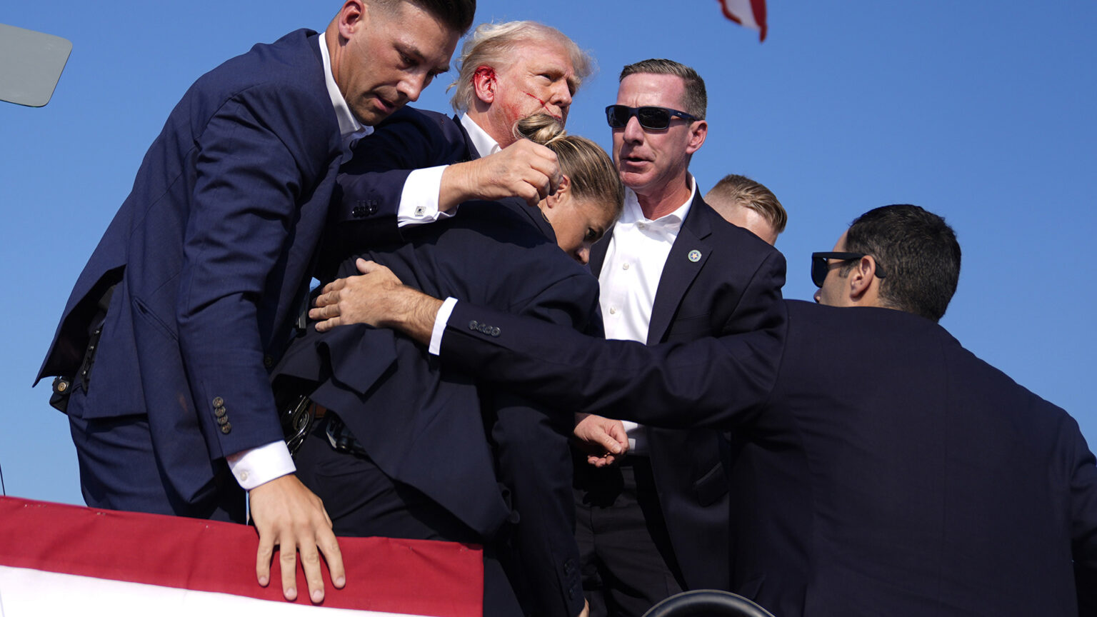 Donald Trampın mitinqindəki silahlı insidentin təfərrüatları məlum olub