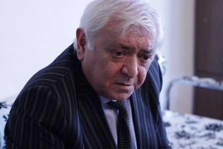 Anasının məzarını ziyarətə gedən deputat inanılmaz vəziyyətlə üzləşdi