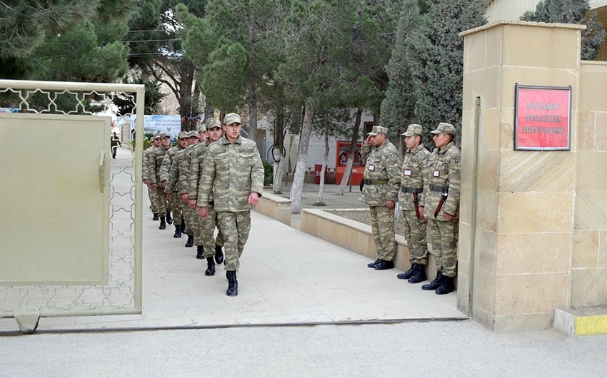 Azərbaycan Ordusunun bir qrup hərbçisi ehtiyata buraxılıb - VİDEO