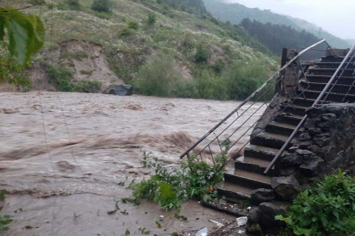 Ermənistanda daşqın nəticəsində üç nəfər ölüb