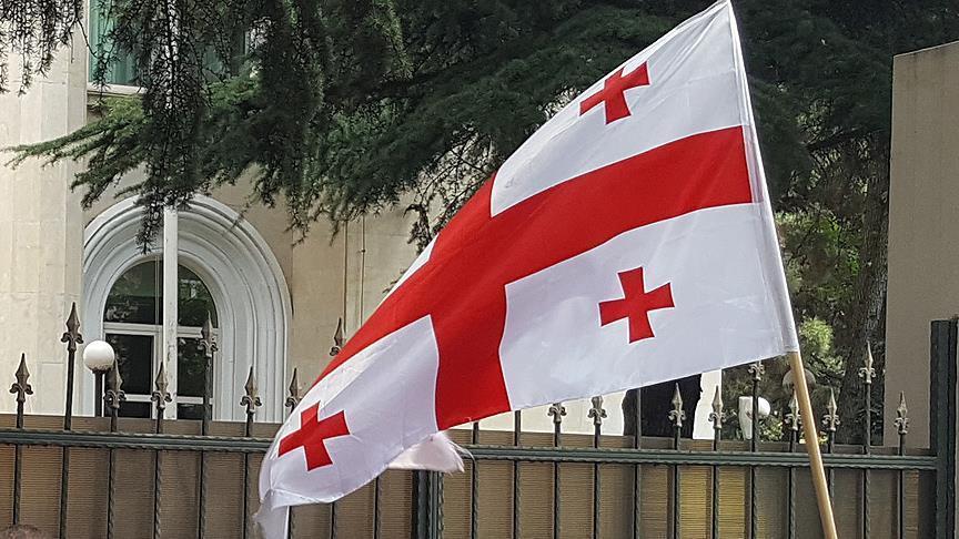 Gürcüstan Ədliyyə Nazirliyinin həyətində idarənin əməkdaşının meyiti tapılıb