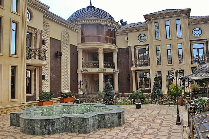 Bakıda məşhur hotel kompleksi satışa çıxarıldı