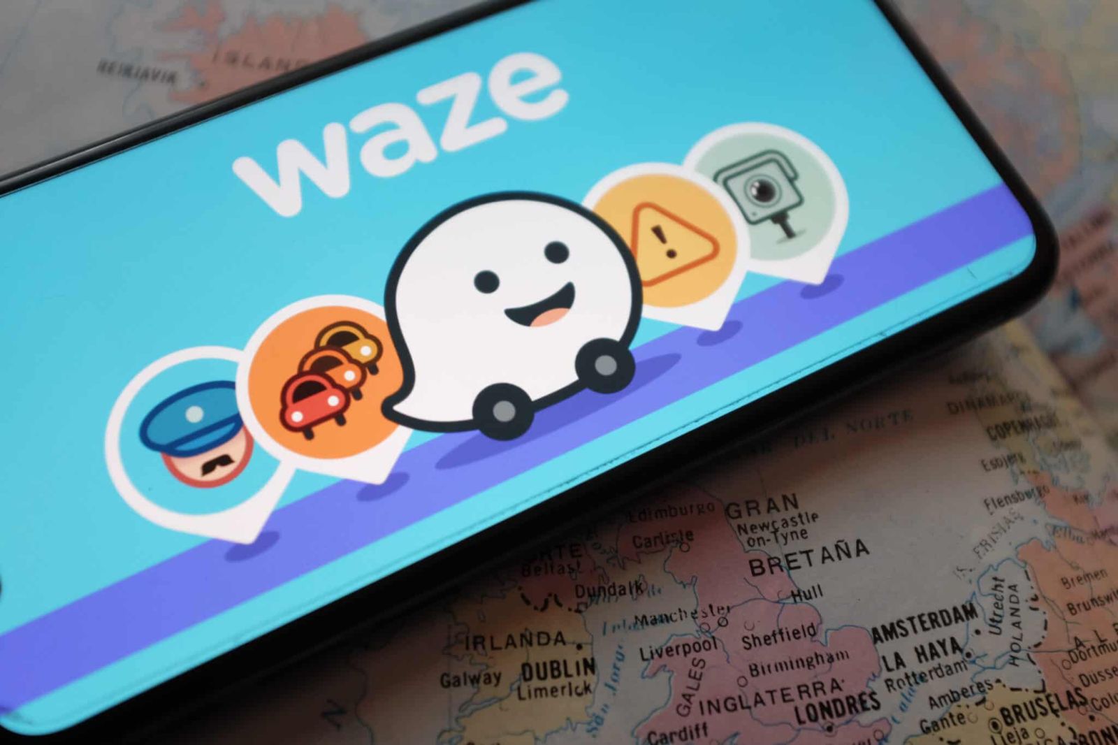 “Waze” naviqator proqramı sürücüləri aldadır? - VİDEO